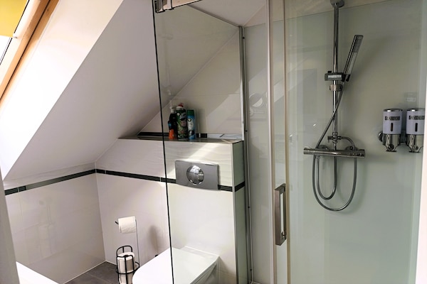 Foto van Appartement in Międzywodzie met zwembad - Vakantiehuis in Międzywodzie - BathRoom