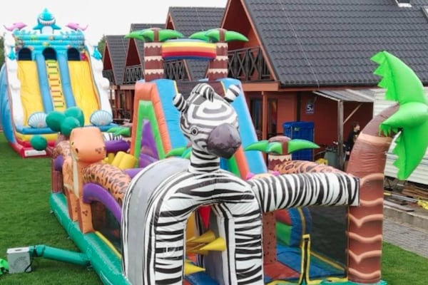 Foto van Comfortabele vakantiehuizen met zwembaden - Vakantiehuis in Mielno - ParkFacilities