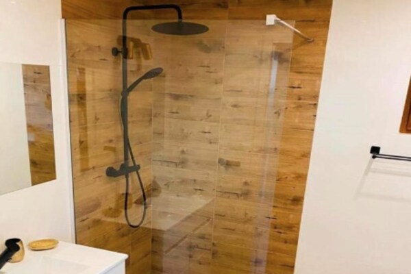 Foto van Comfortabele vakantiehuizen met zwembaden - Vakantiehuis in Mielno - BathRoom