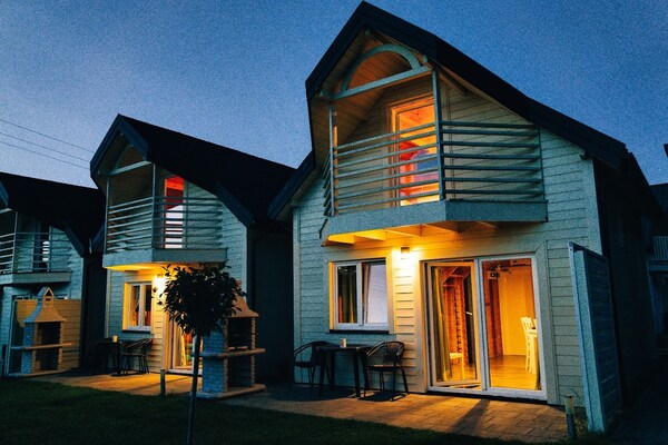 Foto van Comfortabele vakantiehuizen met zwembad - Vakantiehuis in Ustronie Morskie - ExteriorSummer