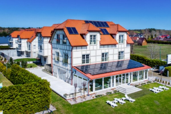 Foto van Luxe appartement voor 6 personen, met een badkuip - Vakantiehuis in Debki - ExteriorSummer