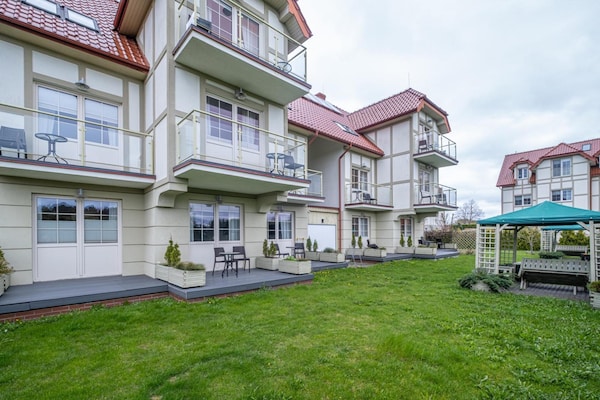 Foto van Luxe appartement voor 6 personen, met een badkuip - Vakantiehuis in Debki - ExteriorSummer