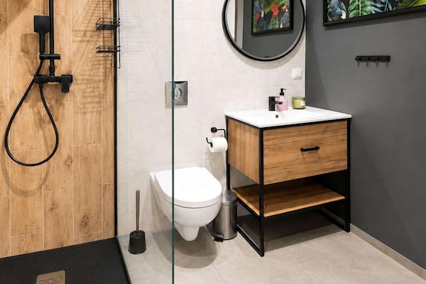 Foto van 3-kamerwoning vlakbij Atlas Arena - Vakantiehuis in Łódź - BathRoom