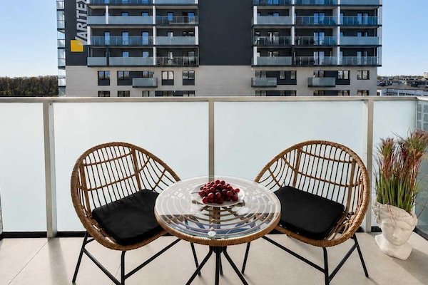 Foto van 3-kamerwoning vlakbij Atlas Arena - Vakantiehuis in Łódź - TerraceBalcony