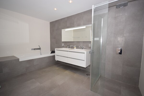Foto van Moderne villa met zwembad - Vakantiehuis in Carvoeiro - BathRoom