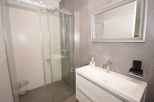 Foto van Moderne villa met zwembad - Vakantiehuis in Carvoeiro - BathRoom