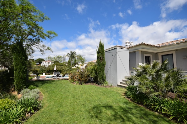 Foto van Moderne villa met zwembad - Vakantiehuis in Carvoeiro - GardenSummer