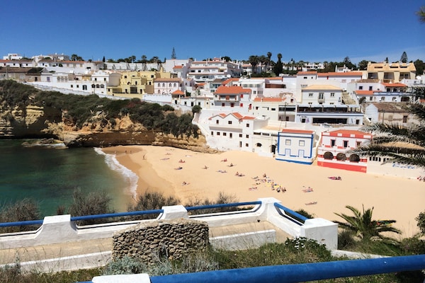 Foto van Moderne villa met zwembad - Vakantiehuis in Carvoeiro - AreaSummer5KM
