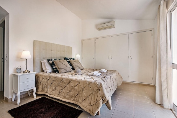 Foto van 4BR Villa Near Vilamoura Old Course - Vakantiehuis in Vilamoura - BedRoom