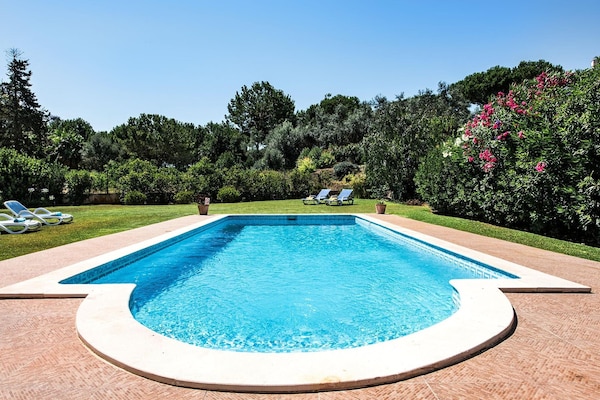 Foto van 4BR Villa Near Vilamoura Old Course - Vakantiehuis in Vilamoura - PoolOfHouse