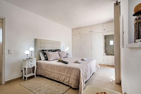 Foto van 4BR Villa Near Vilamoura Old Course - Vakantiehuis in Vilamoura - BedRoom