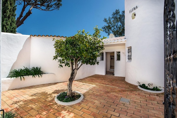 Foto van 4BR Villa Near Vilamoura Old Course - Vakantiehuis in Vilamoura - GardenSummer