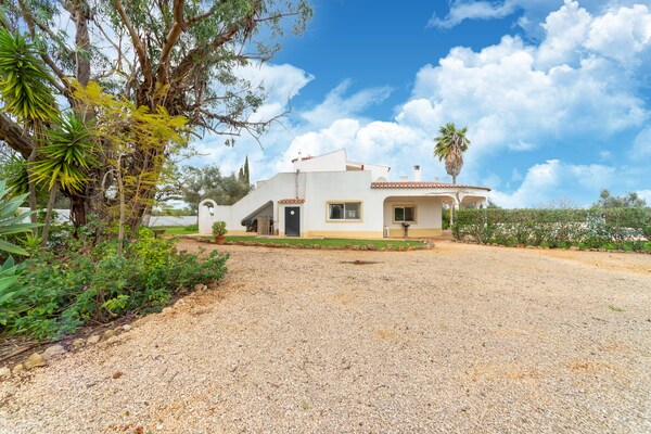 Foto van Serene Algarve-ontsnapping met zwembad - Vakantiehuis in Poço Fundo - Silves - ExteriorSummer