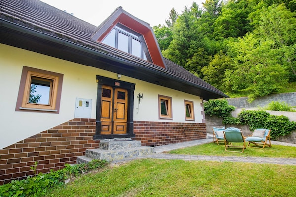 Foto van Rustic Authentic Holiday Home with Terrace and Wood Stove - Three Bedroom Holiday Home with Terrace - Outdoor