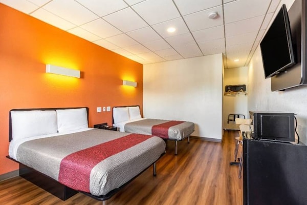 Foto van 4 tweepersoonsbedden | Niet-roken, koelkast - Vakantiehuis in ELIZABETH - BedRoom