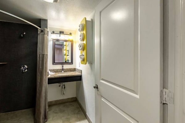 Foto van 4 tweepersoonsbedden | Niet-roken, koelkast - Vakantiehuis in ELIZABETH - BedRoom