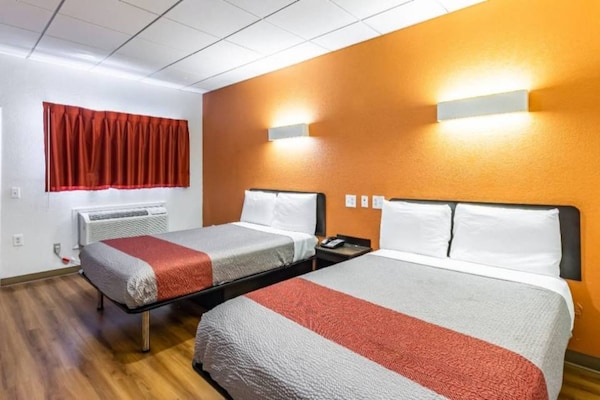 Foto van 3 tweepersoonsbedden | Rookvrij - Vakantiehuis in ELIZABETH - BedRoom