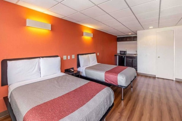 Foto van 3 tweepersoonsbedden | Rookvrij - Vakantiehuis in ELIZABETH - BedRoom