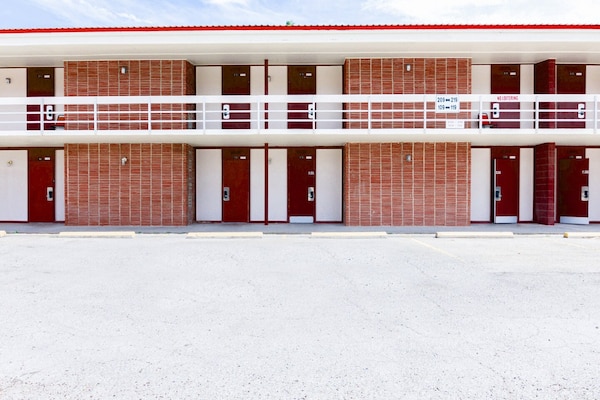 Foto van 3 tweepersoonsbedden | Niet roken - Vakantiehuis in Alice TX - parking