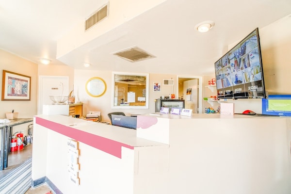 Foto van 3 Volledig Bed | Non-Smoking - Vakantiehuis in Chickasha OK - HallReception