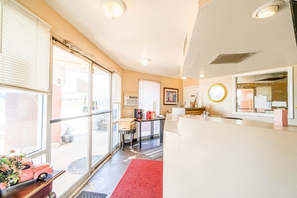 Foto van 3 Volledig Bed | Non-Smoking - Vakantiehuis in Chickasha OK - HallReception
