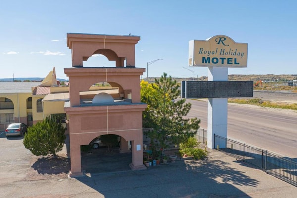Foto van 2 tweepersoonsbedden en 1 queensize bed - Vakantiehuis in Gallup City - Outdoor