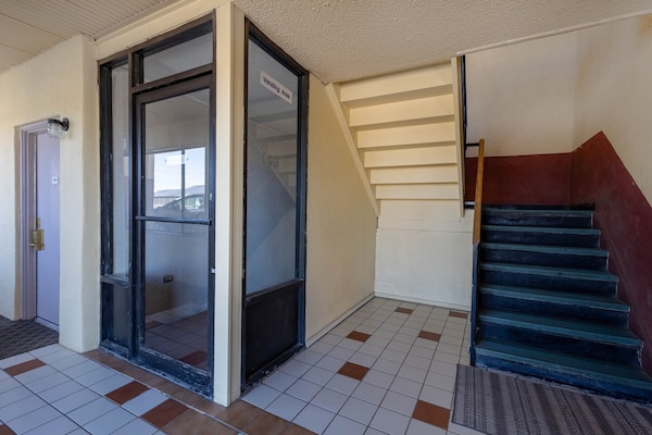 Foto van 2 tweepersoonsbedden en 1 queensize bed - Vakantiehuis in Gallup City - FloorPlan