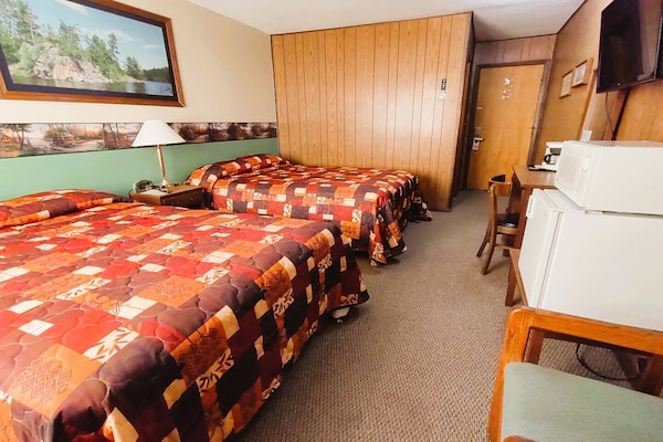 Foto van 2 Volle Bedden Met 1 Twin Bed - Vakantiehuis in International Falls - BedRoom