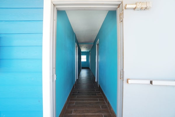 Foto van 3 Volledig Bed Met Kitchenette - Vakantiehuis in Corpus Christi TX - parking