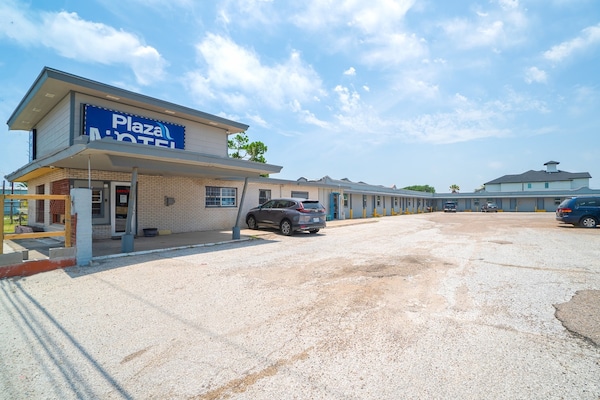 Foto van 3 Volledig Bed Met Kitchenette - Vakantiehuis in Corpus Christi TX - parking