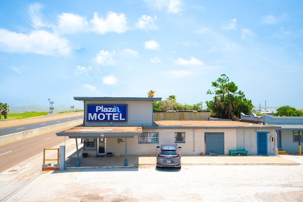 Foto van 3 Volledig Bed Met Kitchenette - Vakantiehuis in Corpus Christi TX - ExteriorSummer