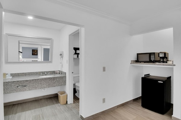 Foto van 3 Queensize bedden | Three Rivers TX - Vakantiehuis in Three Rivers TX - BathRoom