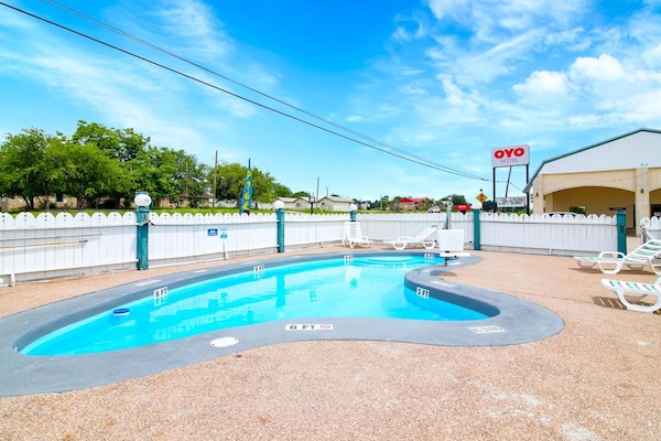 Foto van 3 Queensize bedden | Three Rivers TX - Vakantiehuis in Three Rivers TX - Pool