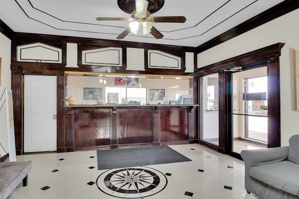 Foto van 3 Queensize bedden | Three Rivers TX - Vakantiehuis in Three Rivers TX - HallReception