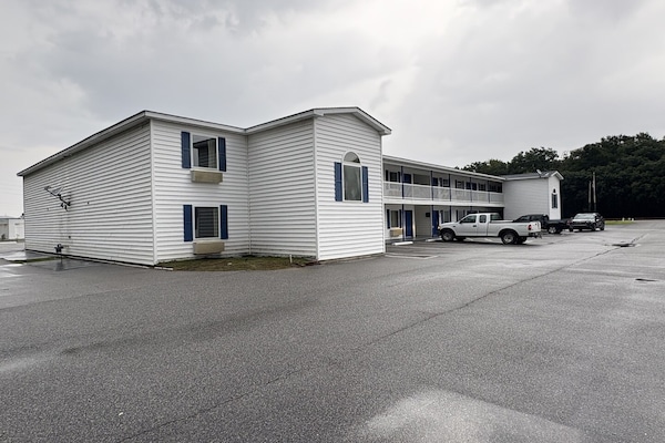 Foto van 3 Queensize bedden | Hampton - Vakantiehuis in Hampton, SC - ExteriorSummer