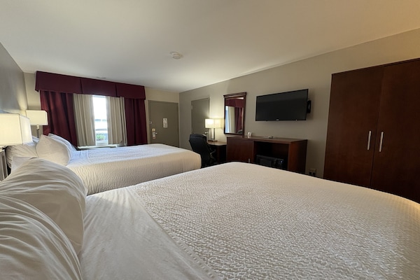 Foto van 3 Queensize Bedden, Roken - Vakantiehuis in Hampton, SC - BedRoom