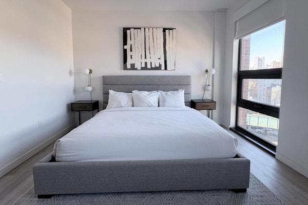 Foto van Luxe appartement met 2 slaapkamers | Court Square - Vakantiehuis in New York City - BedRoom